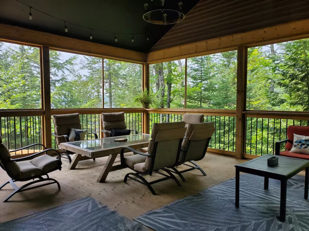 Screen room